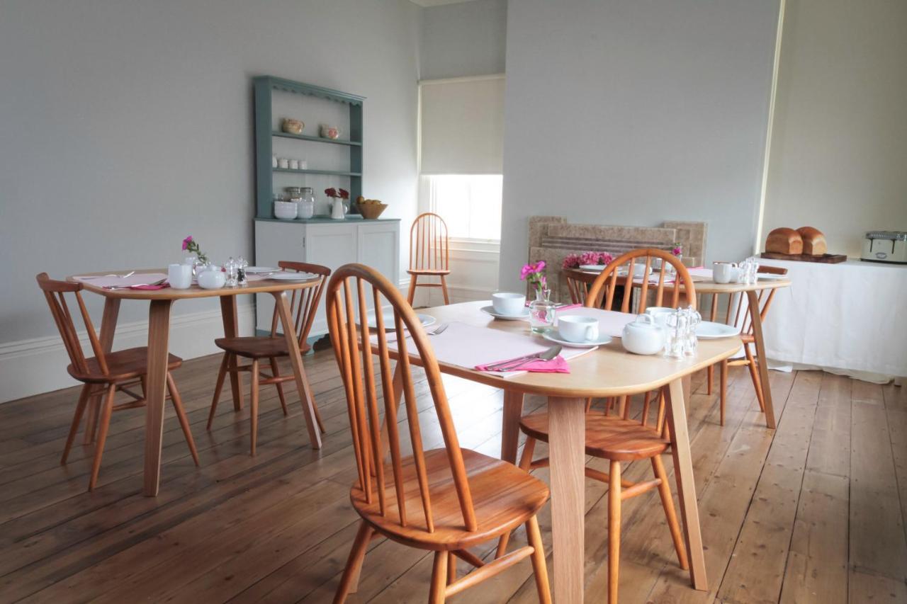 Number 6 Bed and Breakfast Whitby Buitenkant foto